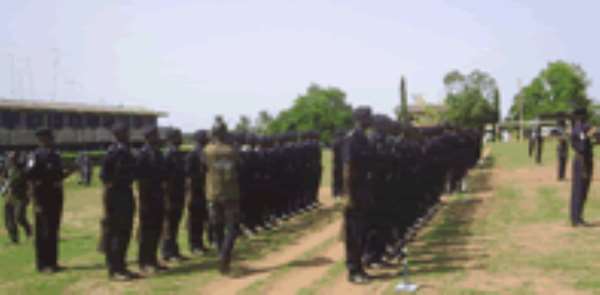 Enquirer: gov't gurus hijack police enlistment